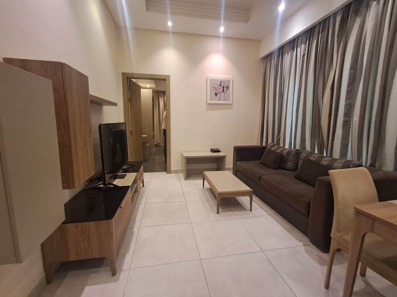 Bhd 280/year, Furnished, 1 Br, Fully Furnished 1 Bhk Flat For Rent In Juffair – Bahrain