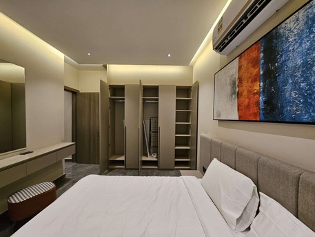 Bhd 300/month, 1 Br, ₹1bathroom Hall Kitchen With Electricity Car Parking New Building