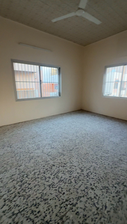 Bhd 210/year, 4 Br, Unfurnished 4 Bhk Without Ewa