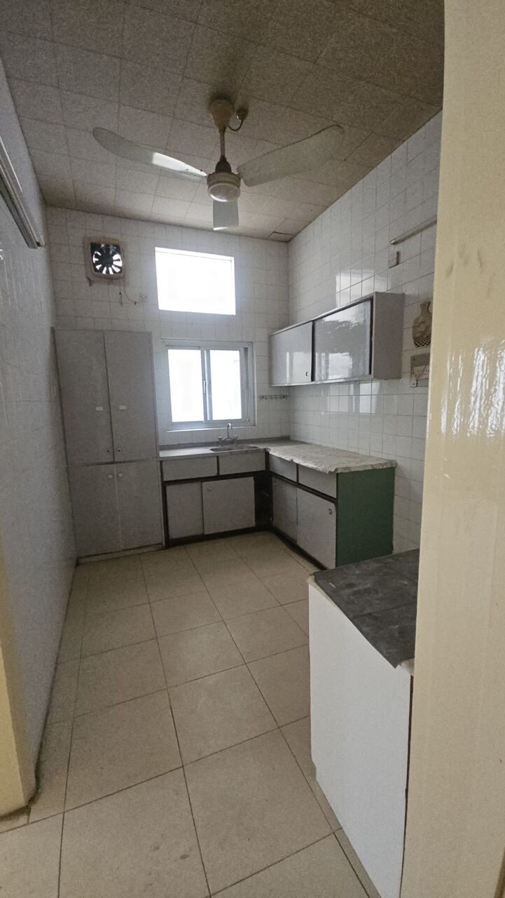 Bhd 200/month, 3 Br, 3 Bedroom Unfurnished Flat For Rent Without Ewa