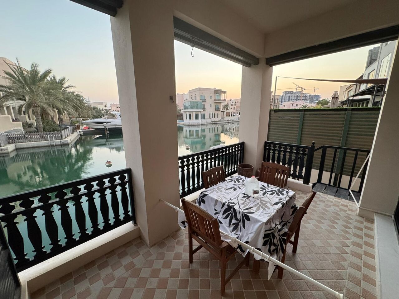 Bhd 600/month, Furnished, 2 Br, Luxury Canal View Apartment For Rent In Floating City, Amwaj | Ground Floor | Private Gard