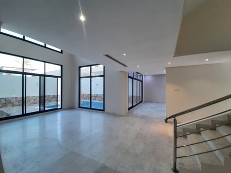 Bhd 750/month, 5 Br, 120 Sq. Meter, Modern 5 Bedroom Semi Furnished Villa 750/call Now For Viewings 338
