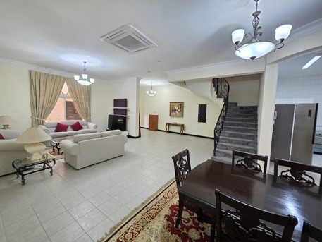 Bhd 750/month, Furnished, 4 Br, Spacious Villa | 3 Bhk+maid Room | Private Pool | Free Wifi | Fully Furnished | In Juffair