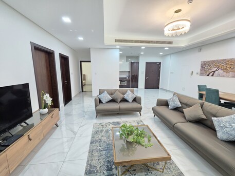 Bhd 450/month, Furnished, 2 Br, Luxurious & Classy | Bright | Large Balcony | Free Wifi | In New Juffair