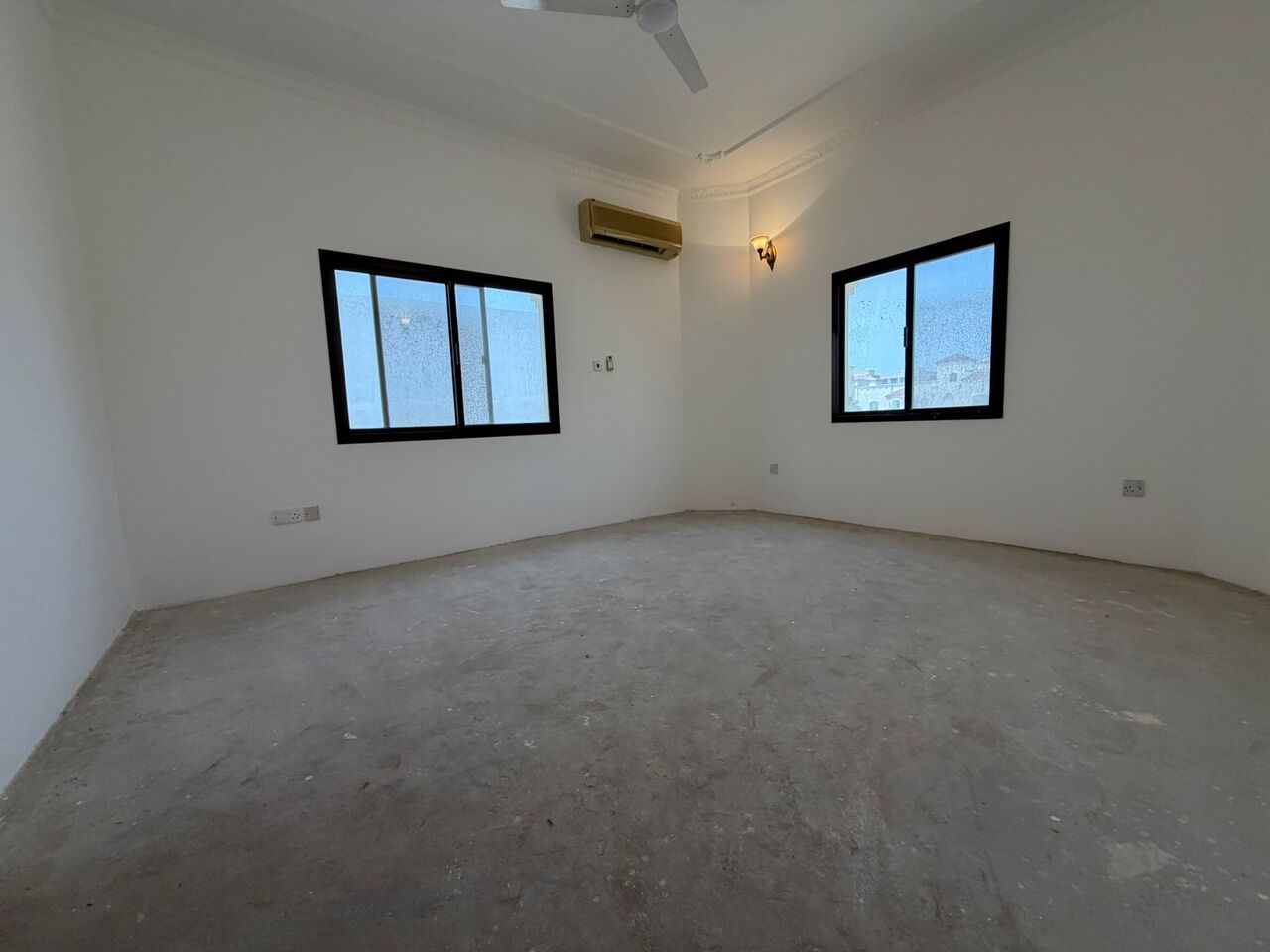 Bhd 800, 4-bedroom Semi-furnished Private Villa For Rent In Mahooz