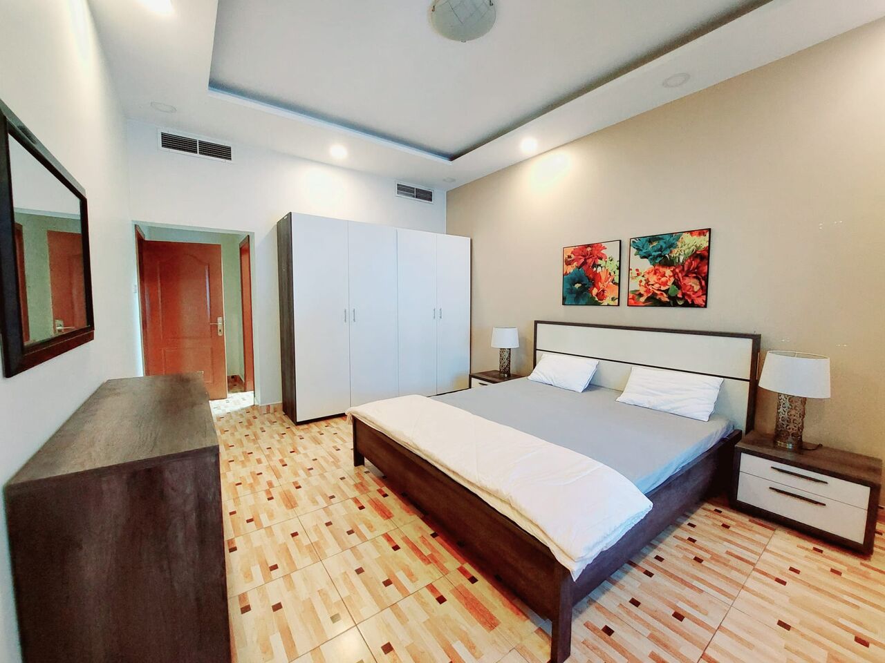 Bhd 350/month, Furnished, 2 Br, 220 Sq. Meter, Amazing 2 Bedroom Spacious Furnished Apartment In A Prestigious Tower – Juffair Near Bahra